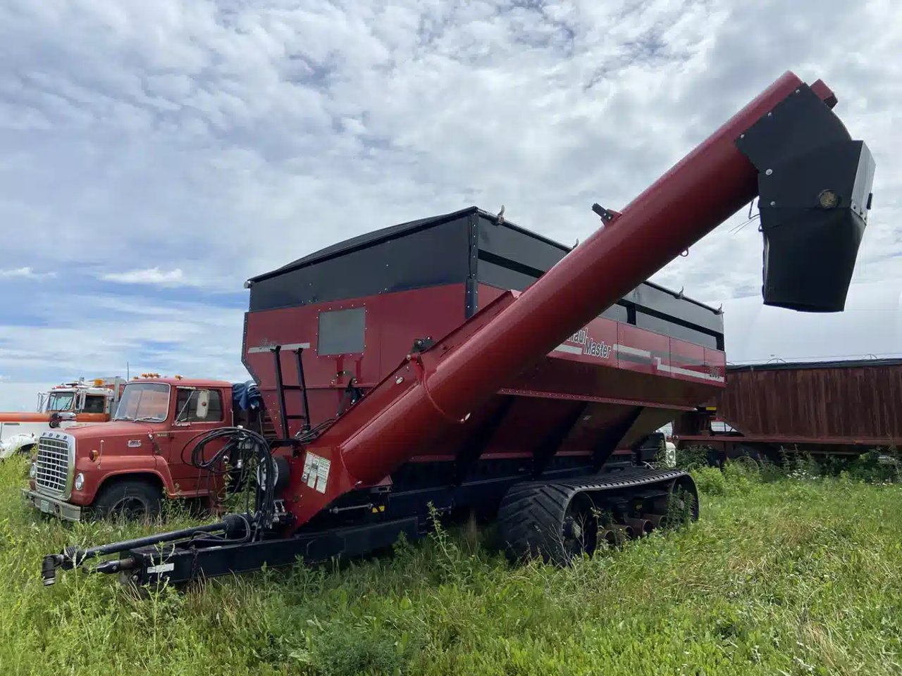 2014 Elmers Mfg HAULMASTER 2000 Chariot à Grain