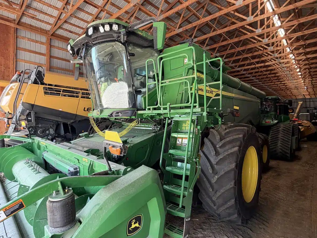 2025 John Deere X9 1000 Batteuse