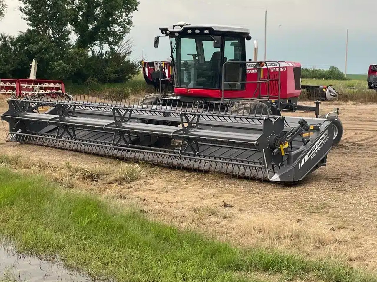 2017 Massey Ferguson WR9860 Andaineur