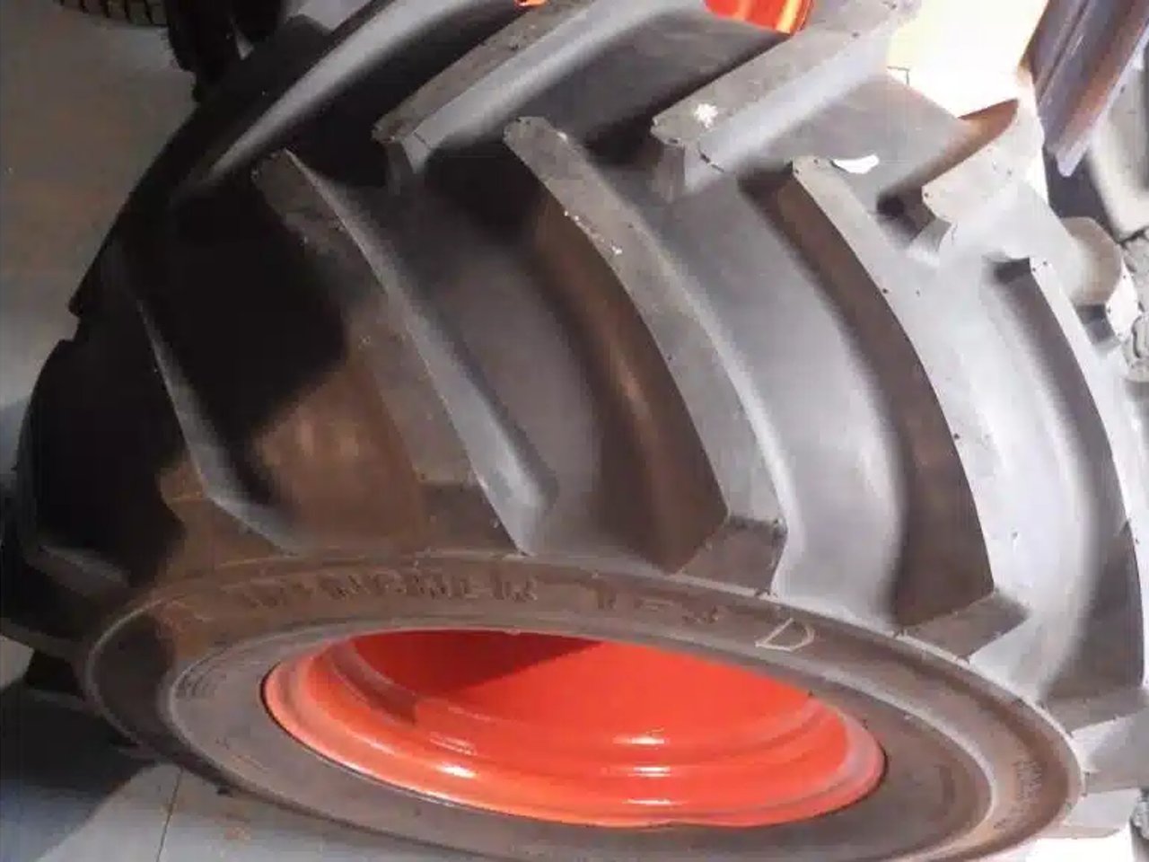 Carlisle 31-15.50-15 Pneus et roues