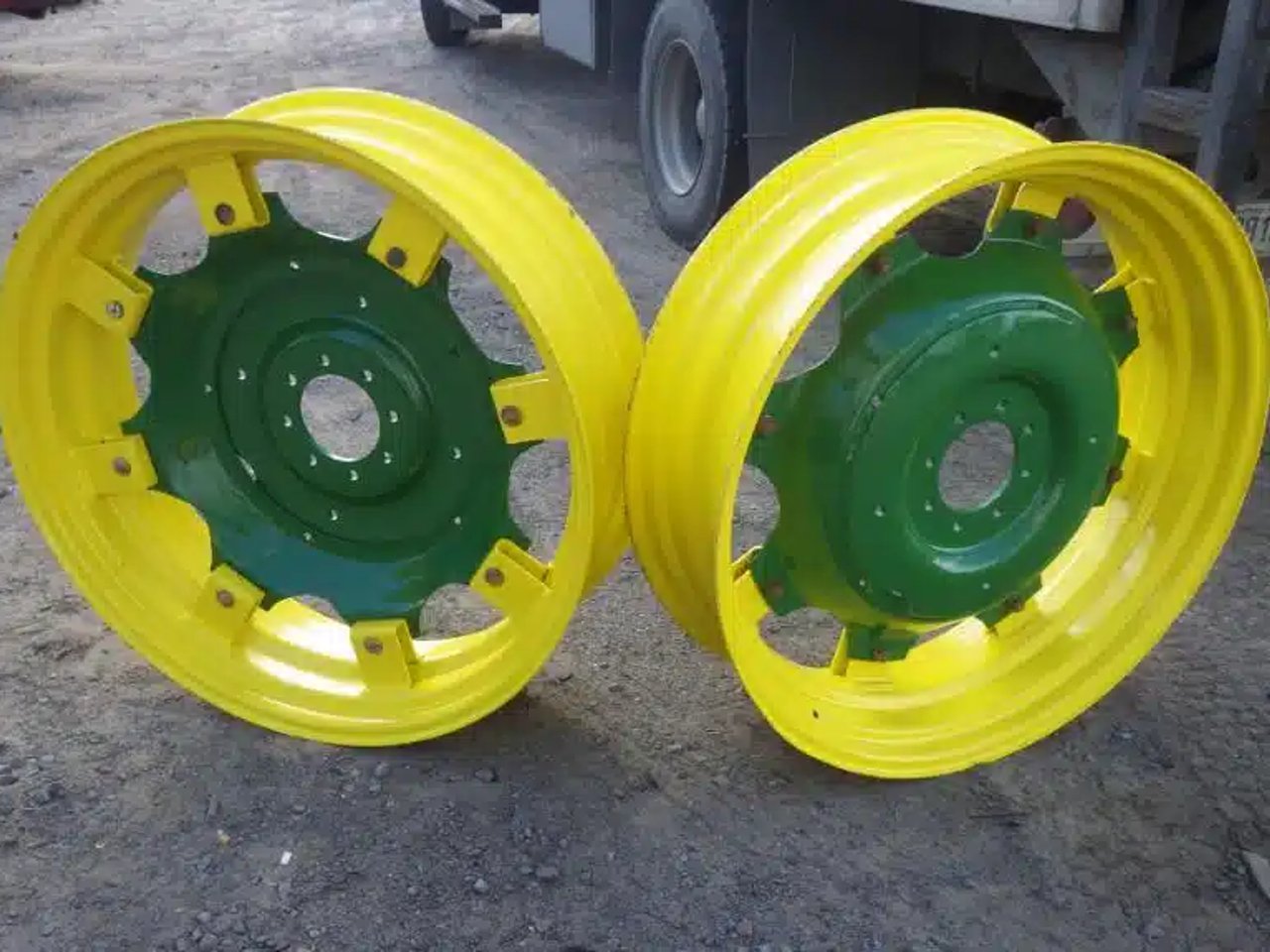 ROUE DE TRACTEUR JANTE NEUVE ET USAGÉ PLUS DE 300 ROUES TRACTEUR VOIR PHOTO Pneus et roues