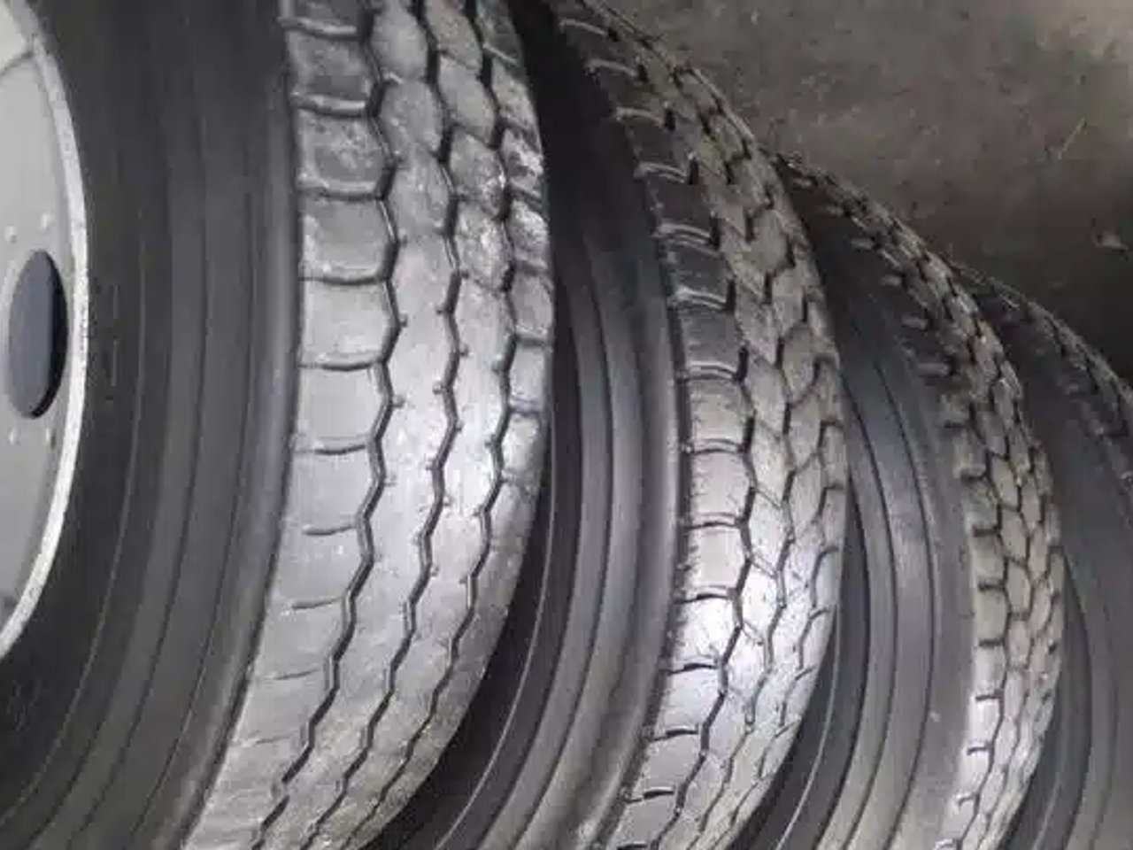16.5L16.1 Pneus et roues