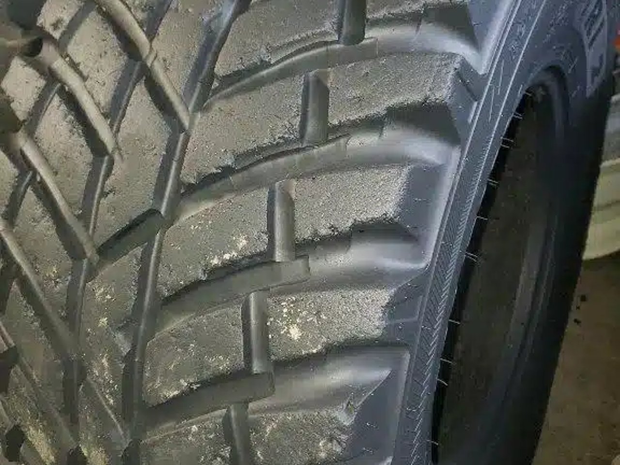 Nokian 500-70R24 Pneus