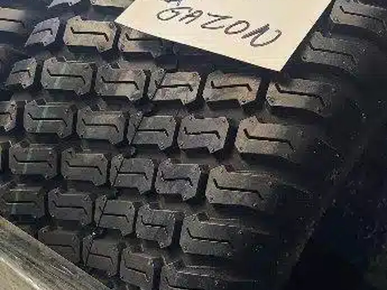 Hakuba 18-8.50-10 Pneus