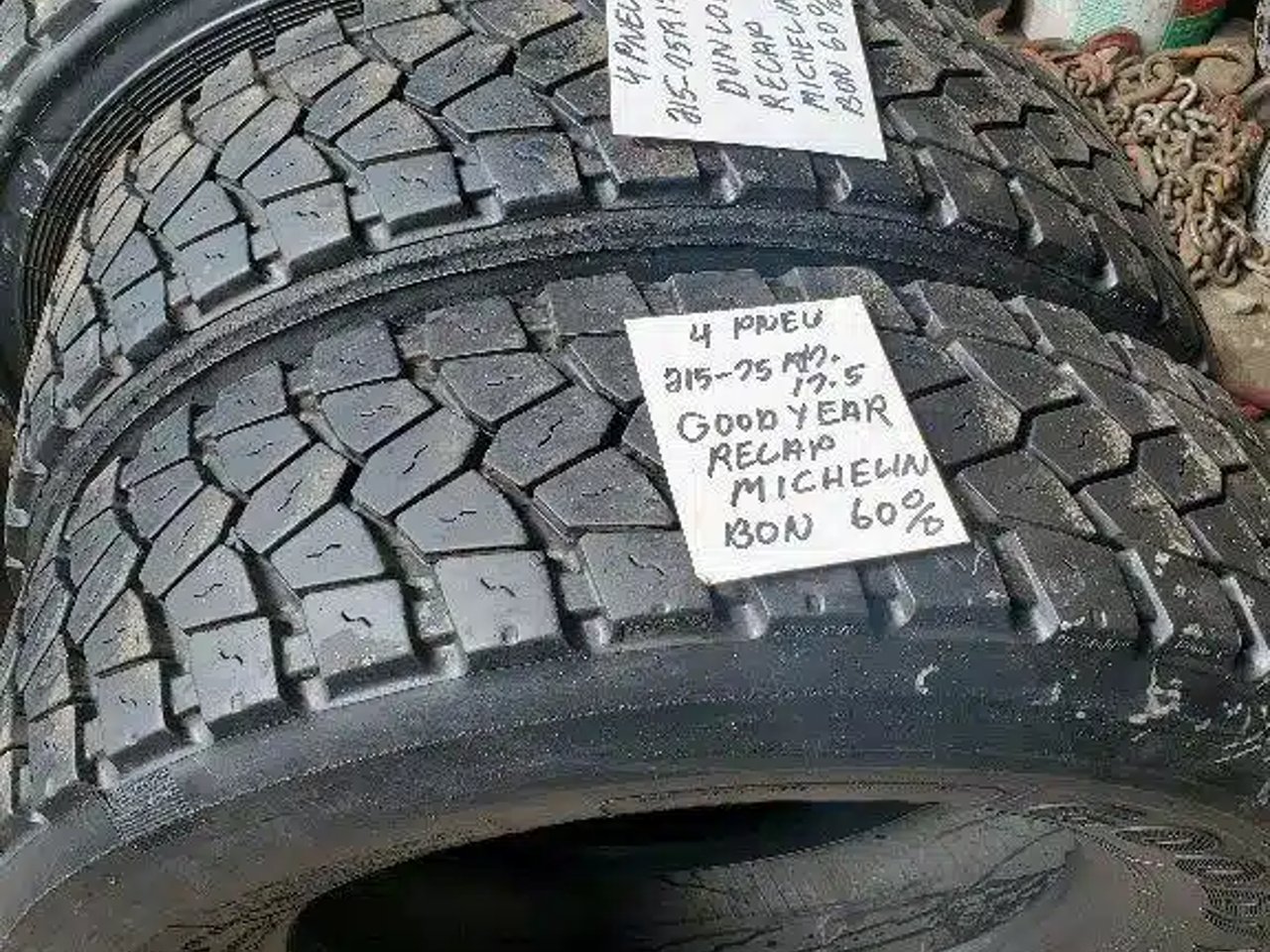 215-75R17.5 Pneus