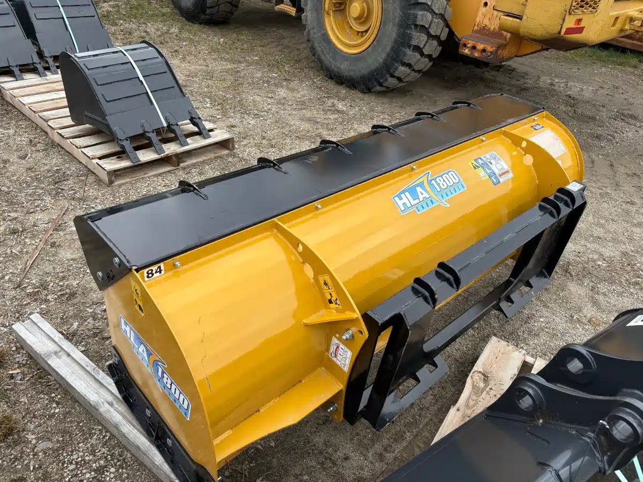 2025 HLA Attachments 180084 Gratte à neige