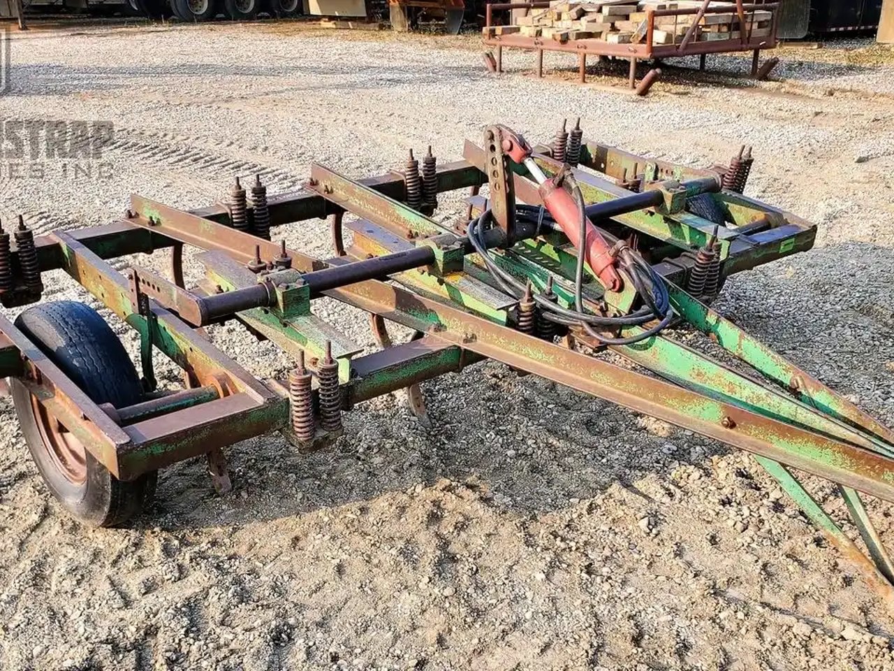 John Deere 12 Ft 6 inch Cultivateur