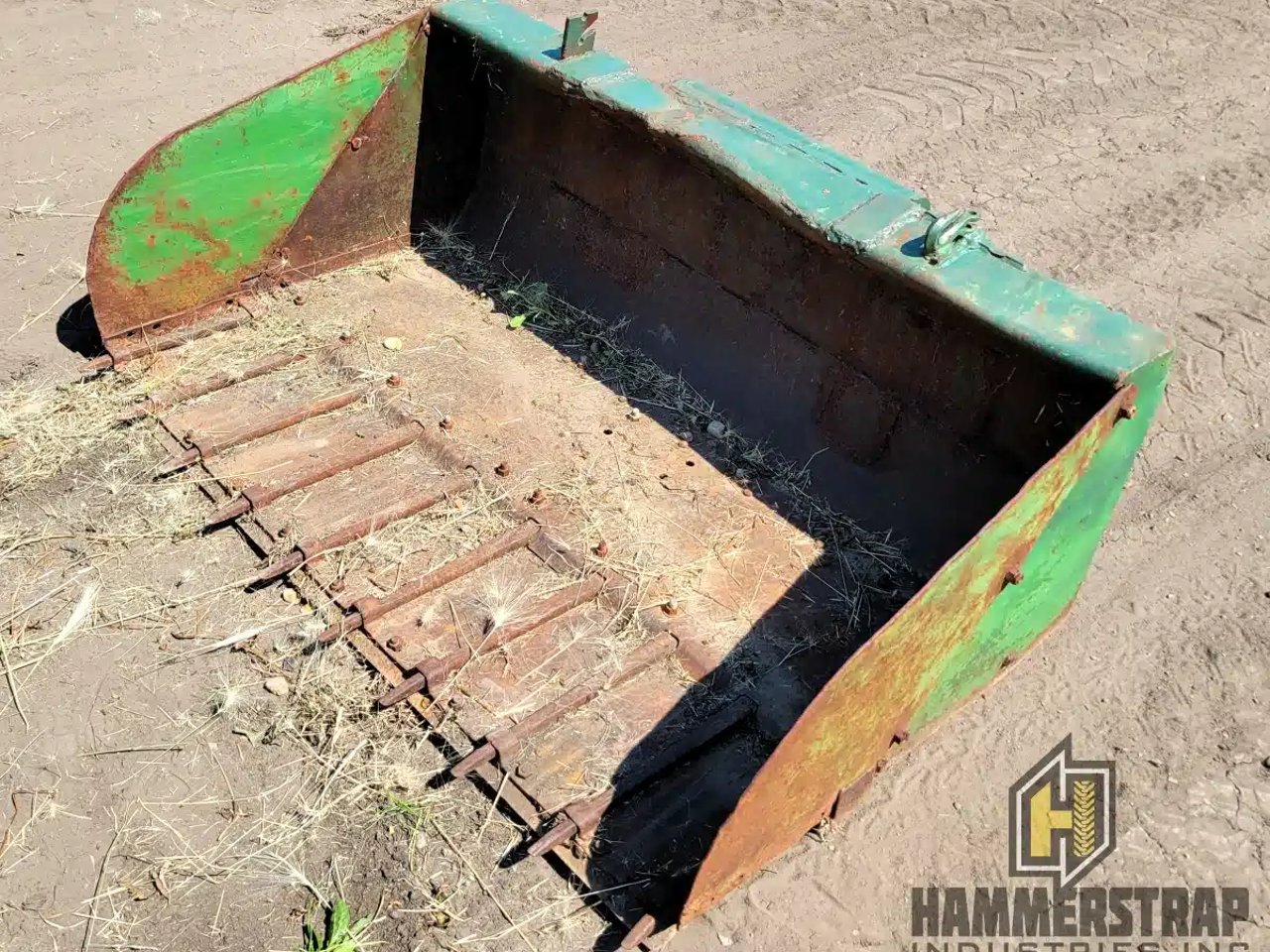 60 inch Tractor Loader Manure Bucket Attachment Godet (bucket)