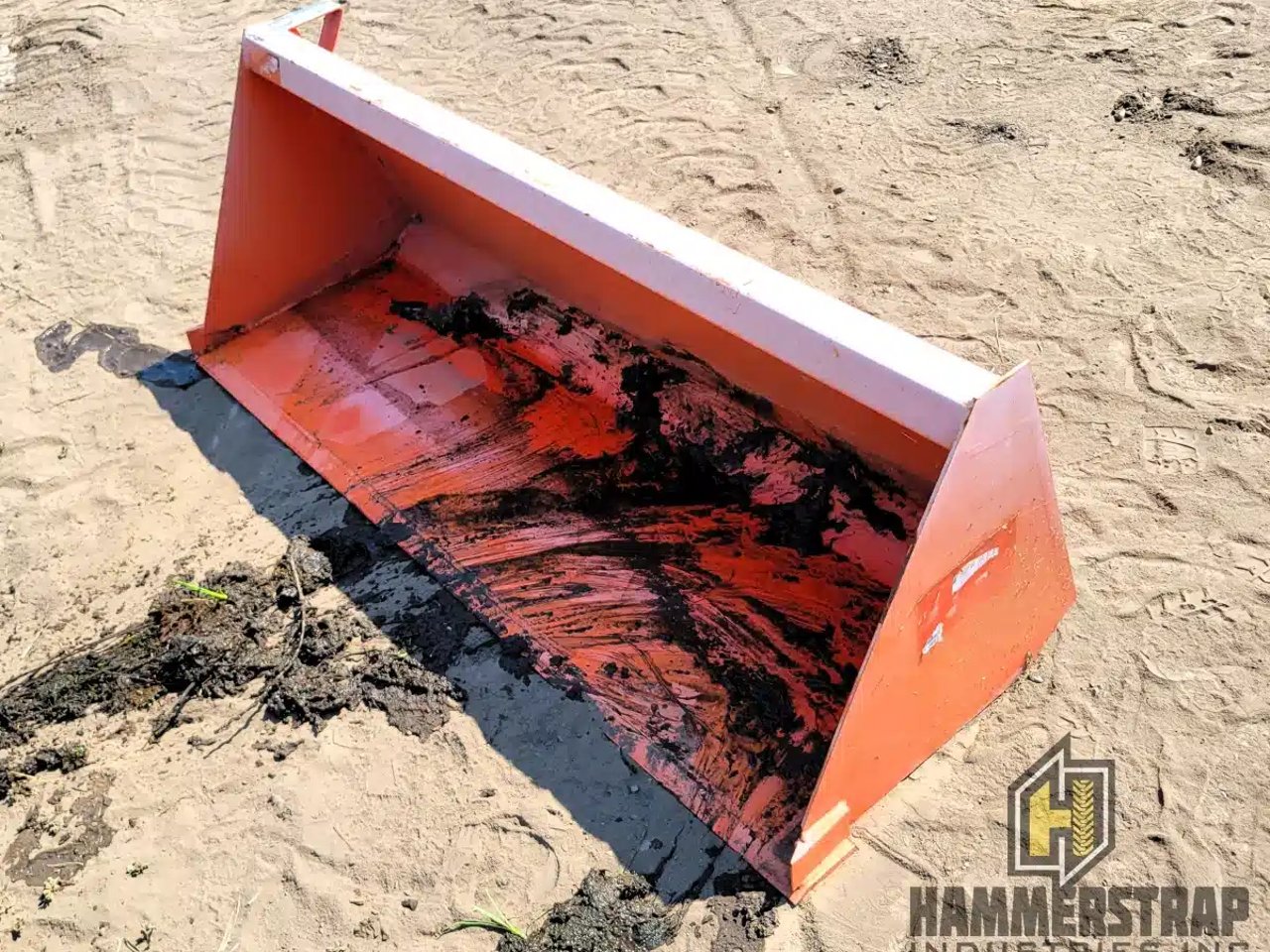 Kubota B1626 60 inch Tractor Loader Bucket Godet (bucket)