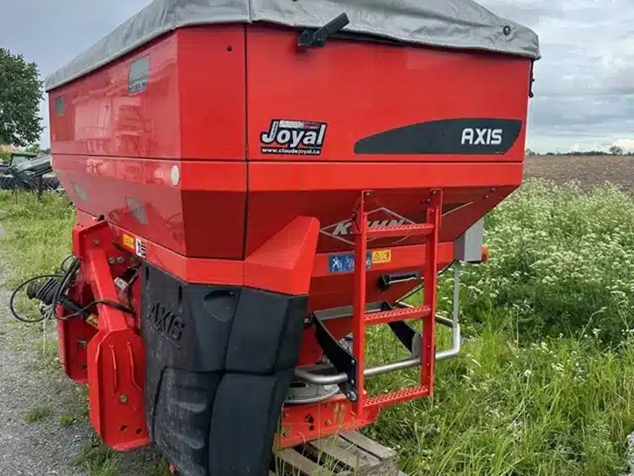 2013 Kuhn AXIS 50.1 épandeur à engrais