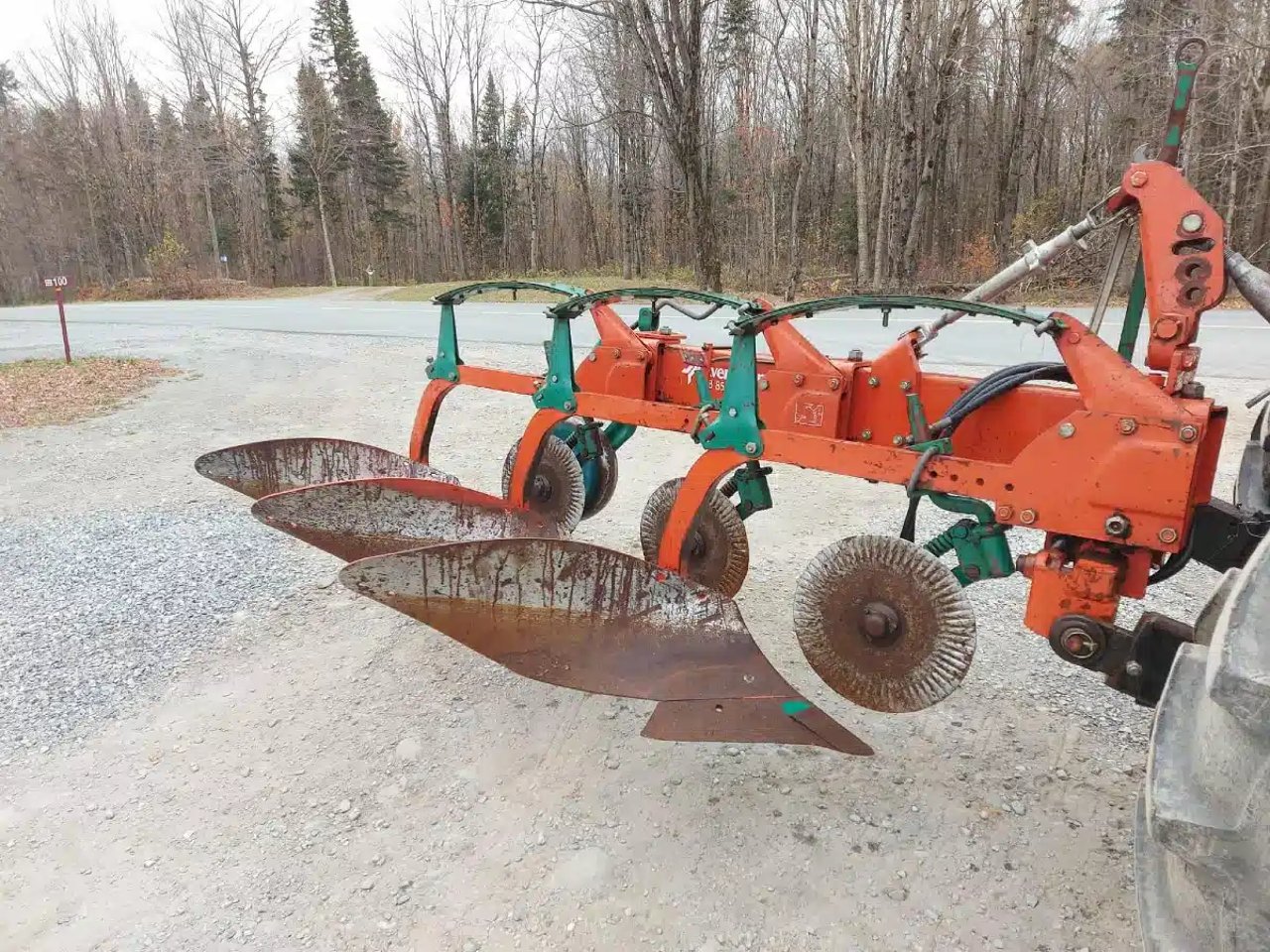 1995 Kverneland AB85 Charrue
