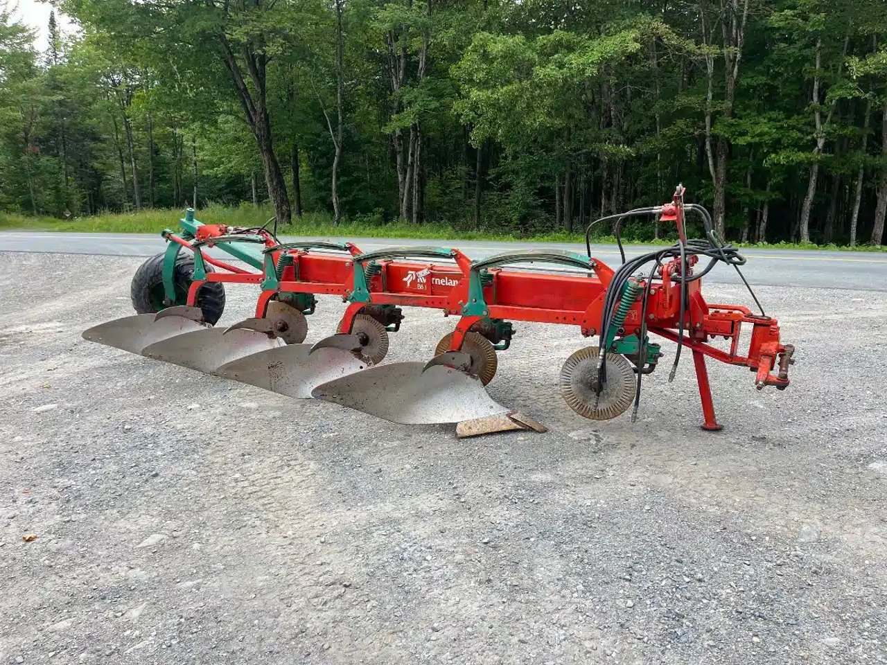 2000 Kverneland BB100 Charrue