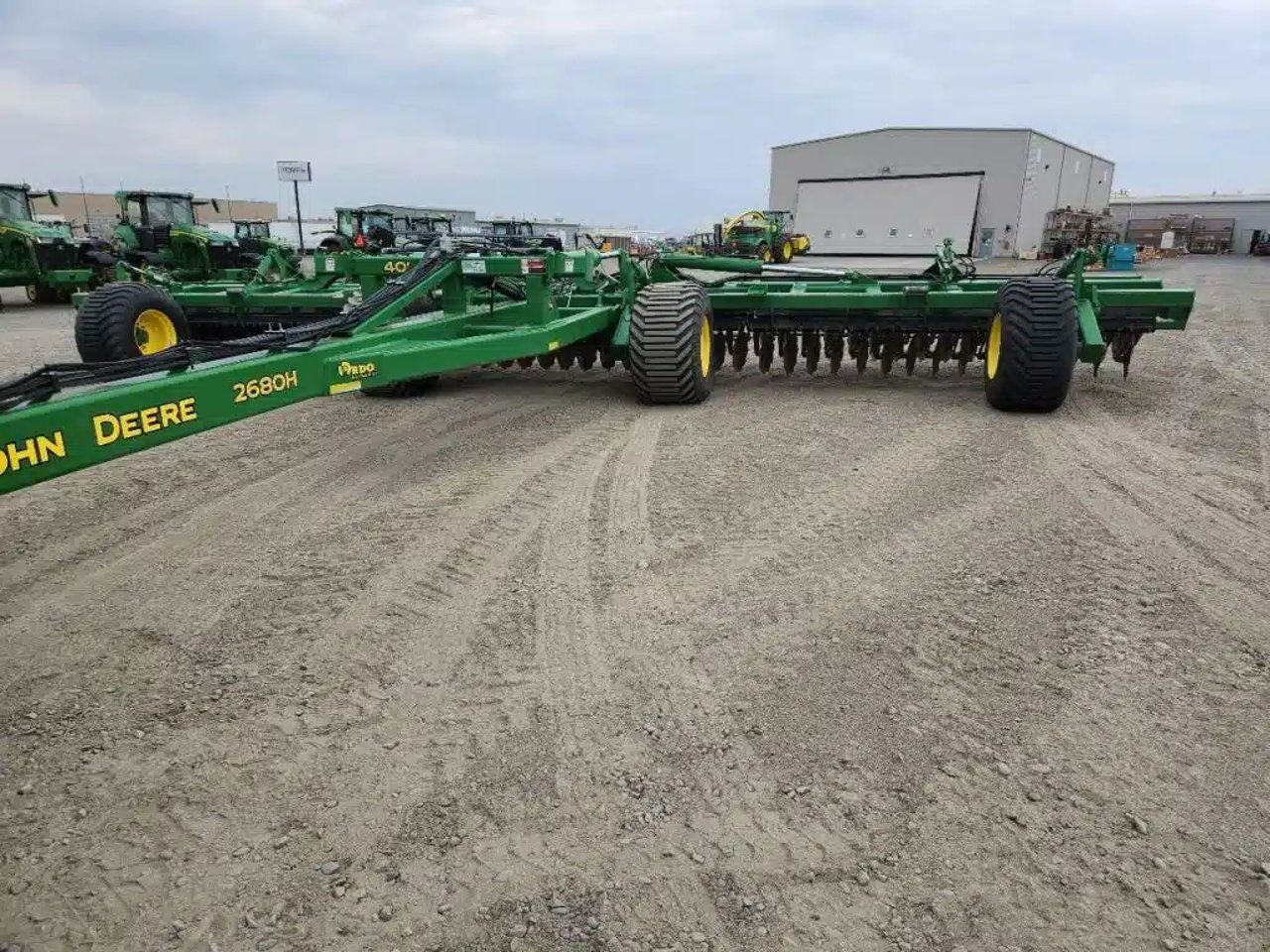 2023 John Deere 2680H Disque