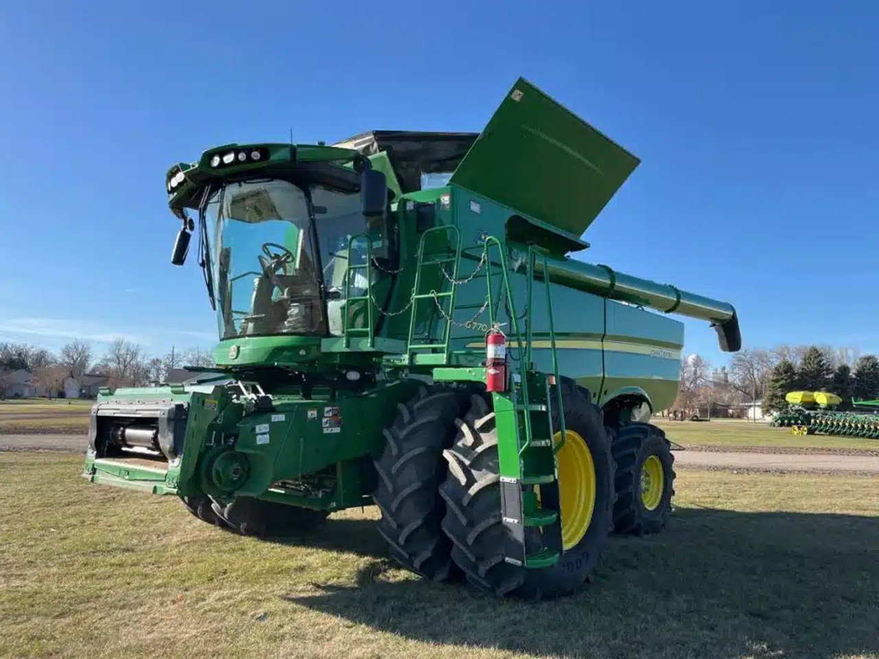 2022 John Deere S770 Batteuse