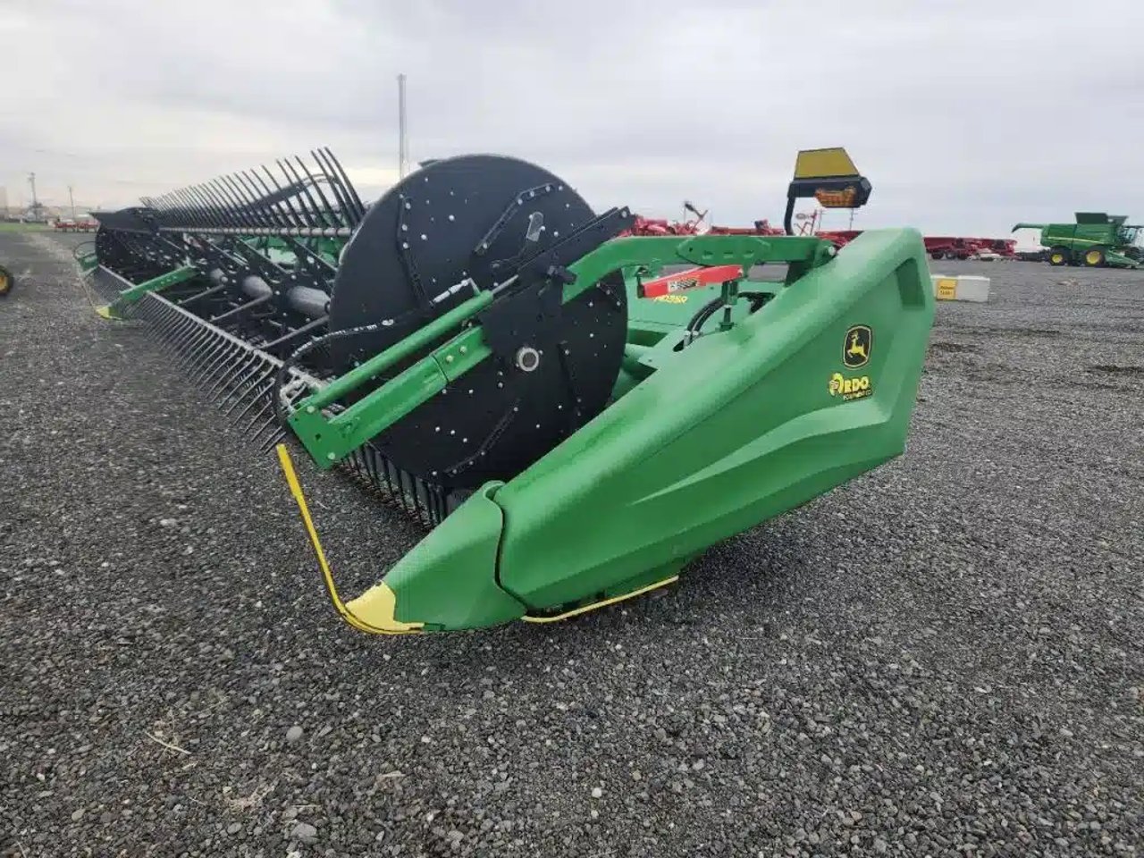 2024 John Deere HD35R Nez - Toile/Tapis