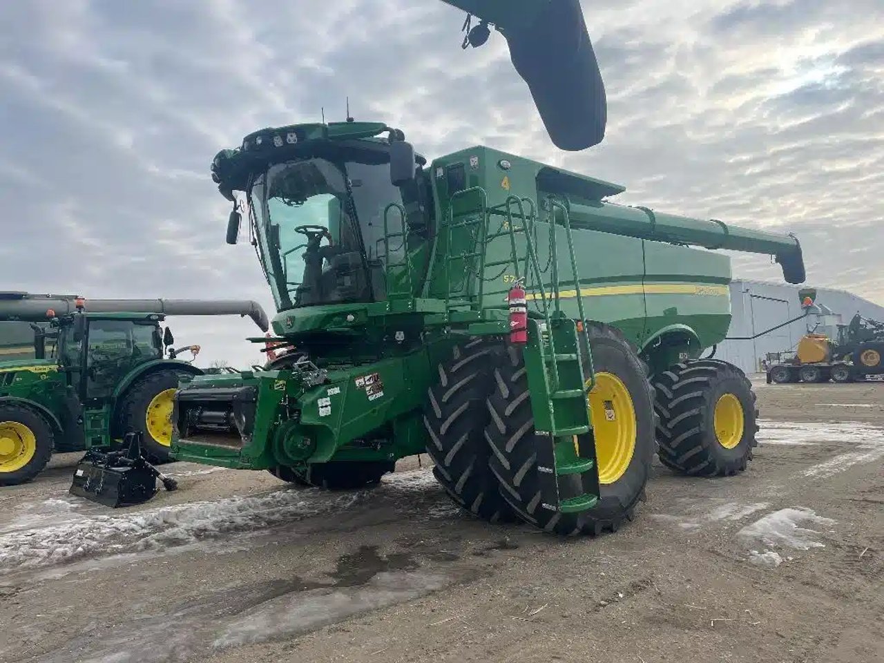 2024 John Deere S780 Batteuse
