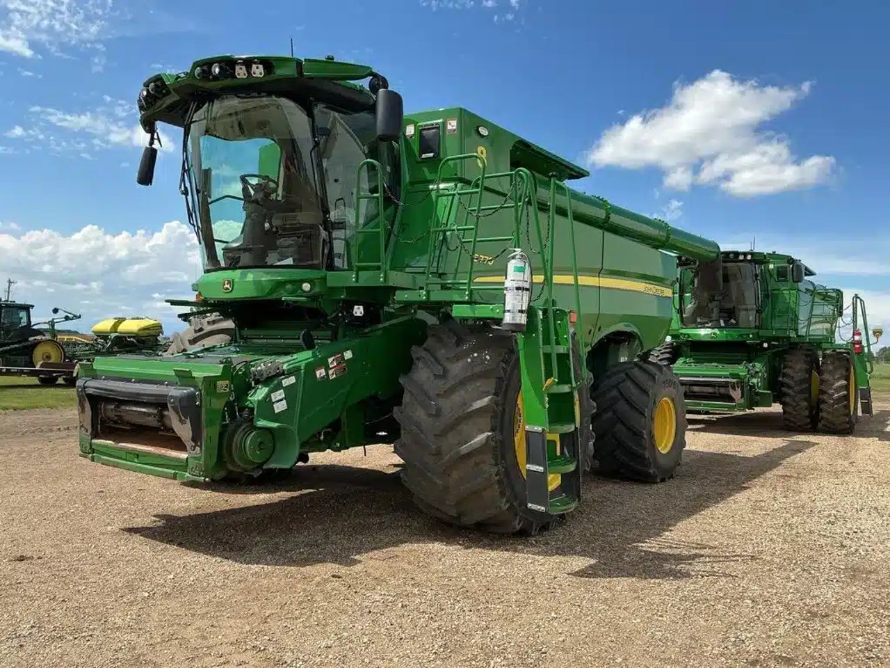 2023 John Deere S770 Batteuse