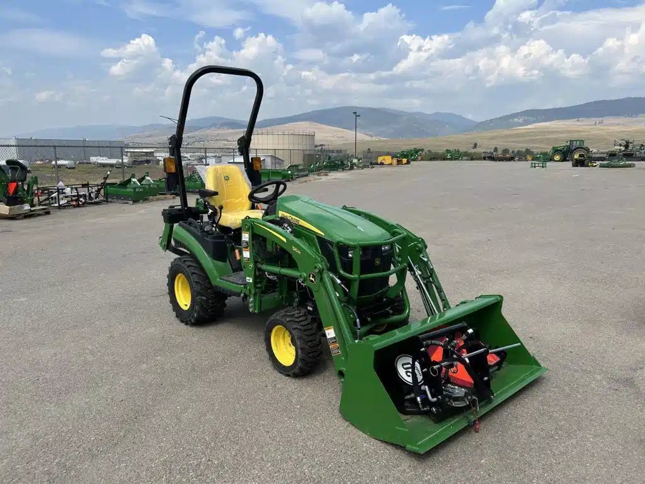 2023 John Deere 1025R Tracteur