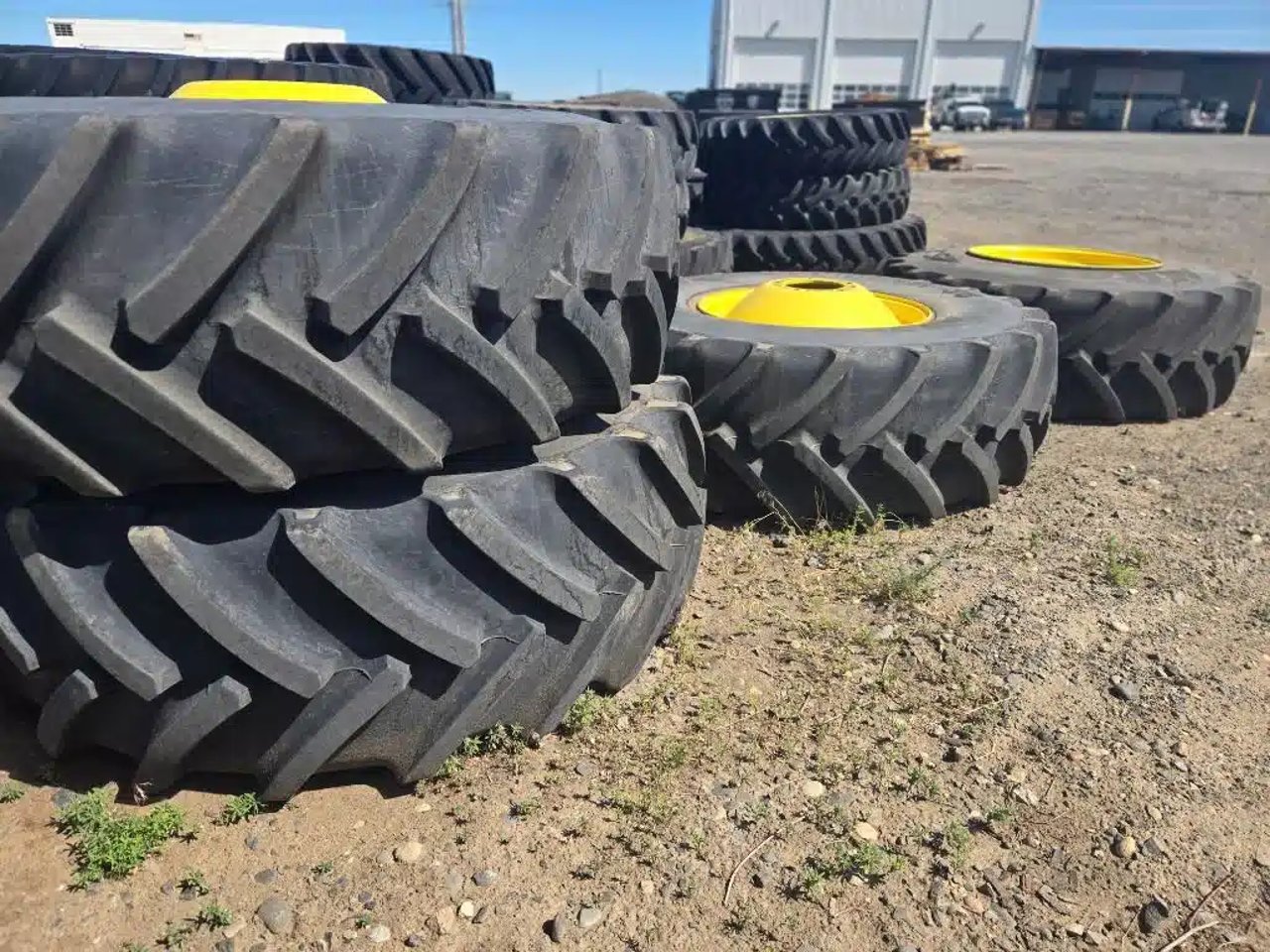 2024 650/85R38 Pneus