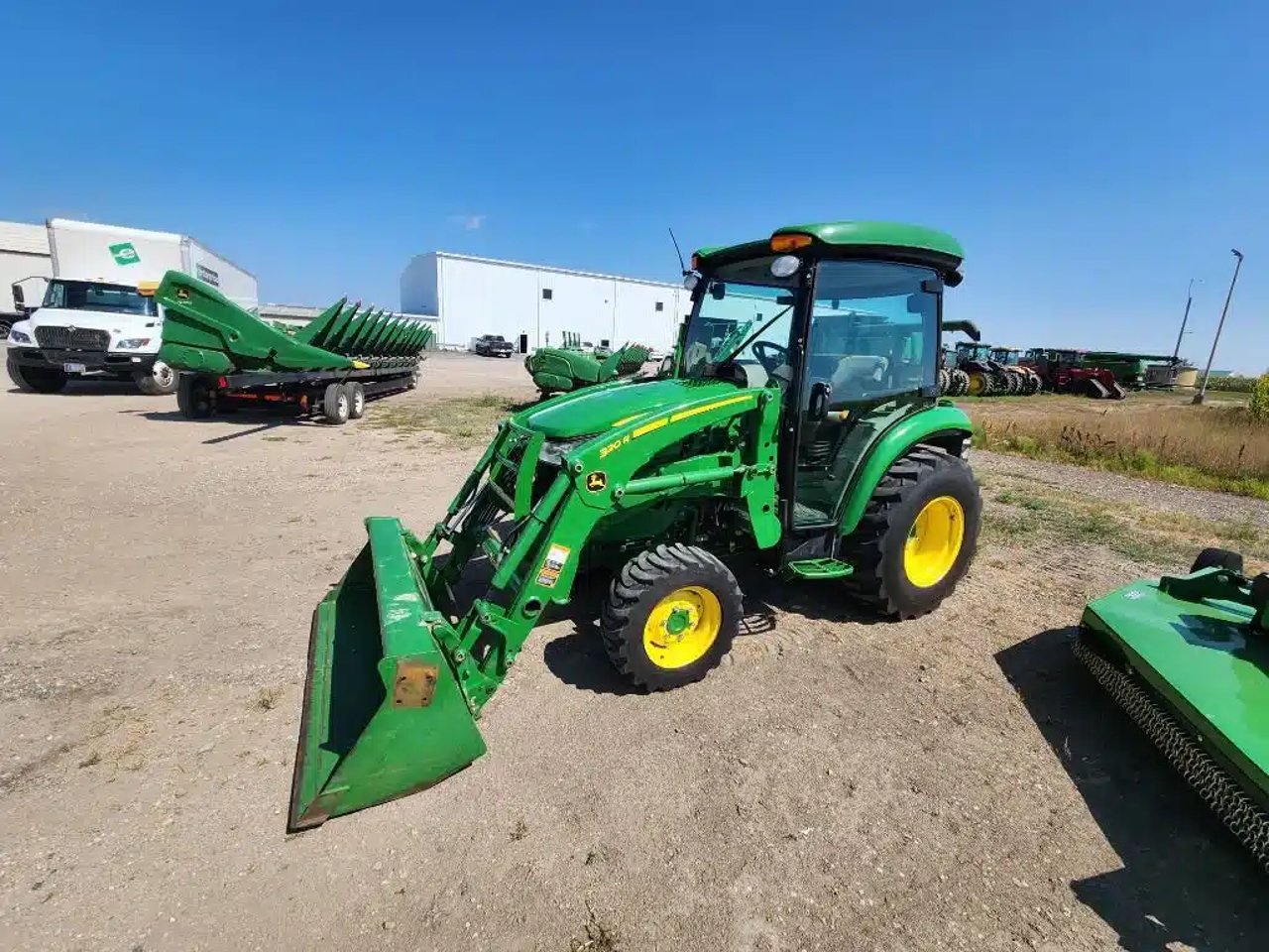 2021 John Deere 3046R Tracteur
