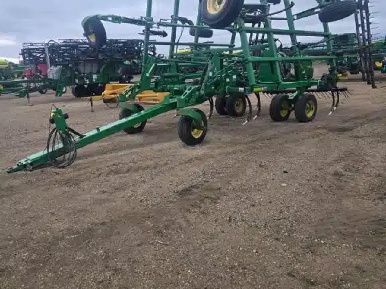 2014 John Deere 2410 Cultivateur Sous-soleur