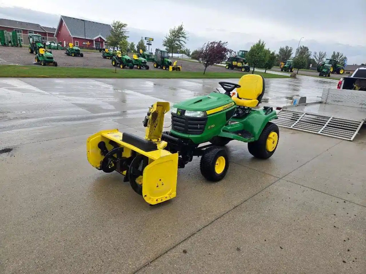 2013 John Deere X730 Tracteur à pelouse