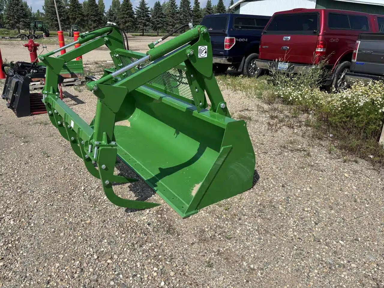 2024 John Deere NEW HEAVY DUTY 96" BUCKET w/GRAPPLE Tracteur avec chargeur