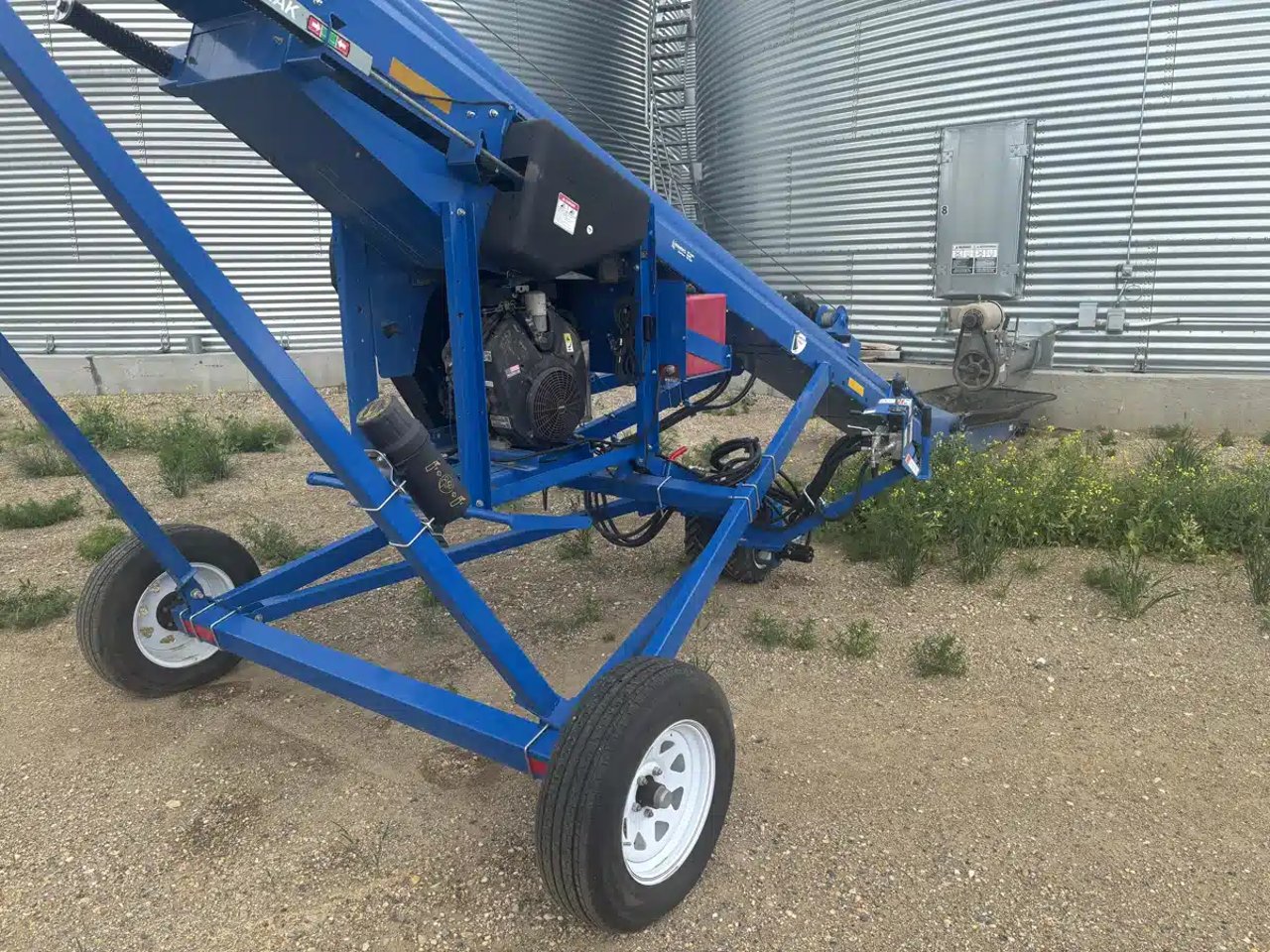 2023 Brandt 1547 Vis à grain