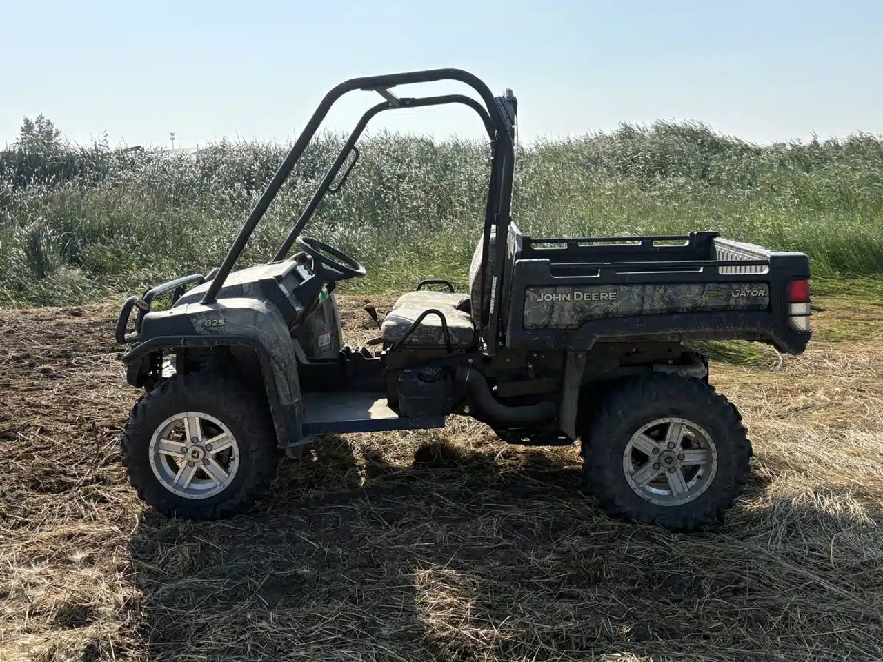 2011 John Deere XUV 825I Véhicule utilitaire