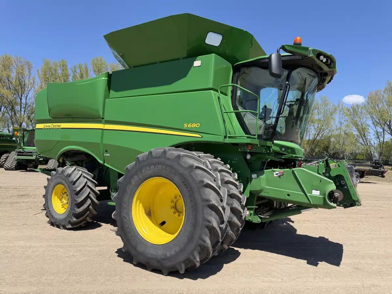 2013 John Deere S680 Batteuse