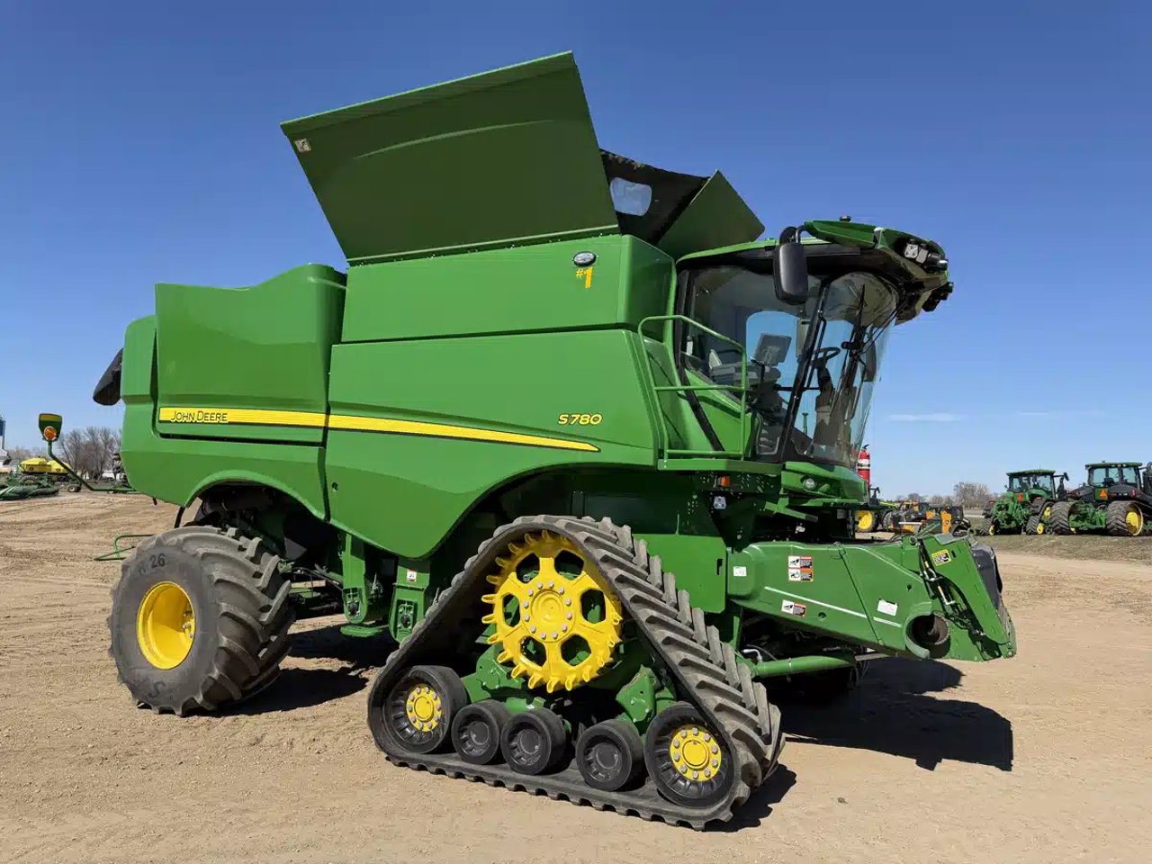 2023 John Deere S780 Batteuse