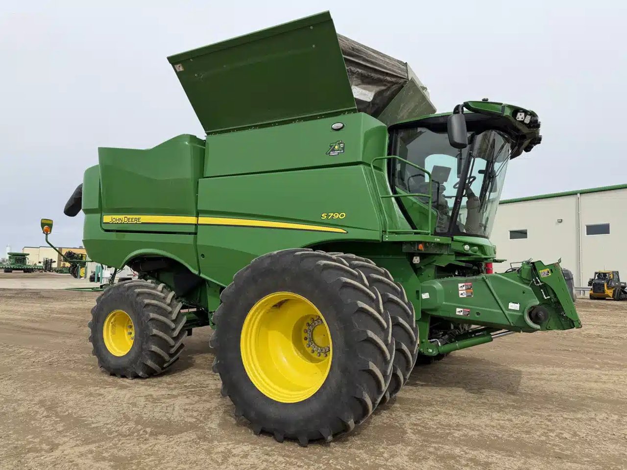 2022 John Deere S790 Batteuse