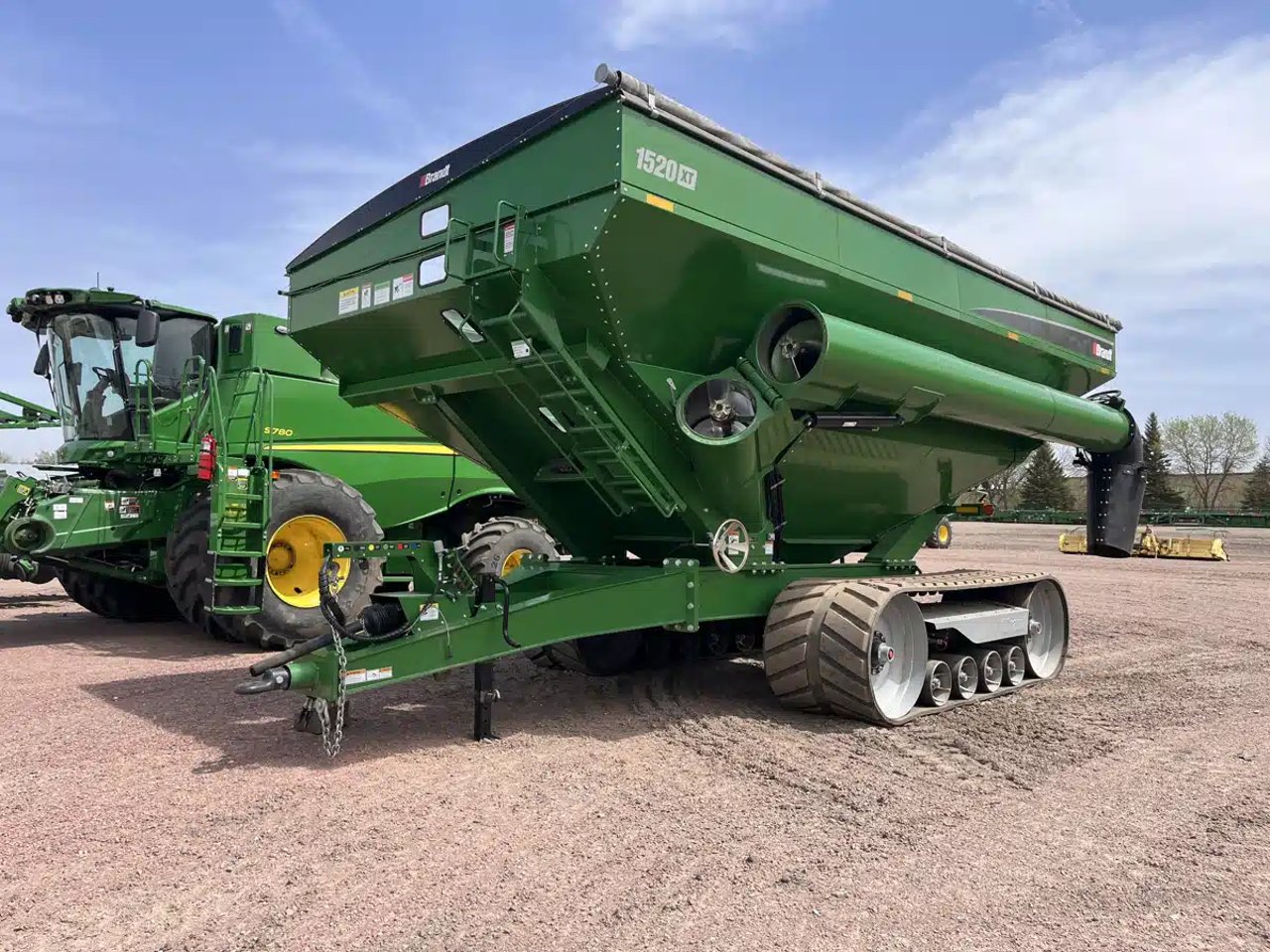 2024 Brandt 1520XT Chariot à Grain