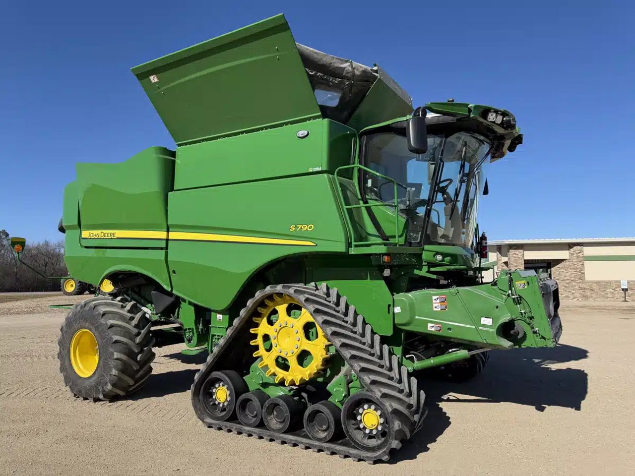 2024 John Deere S790 Batteuse