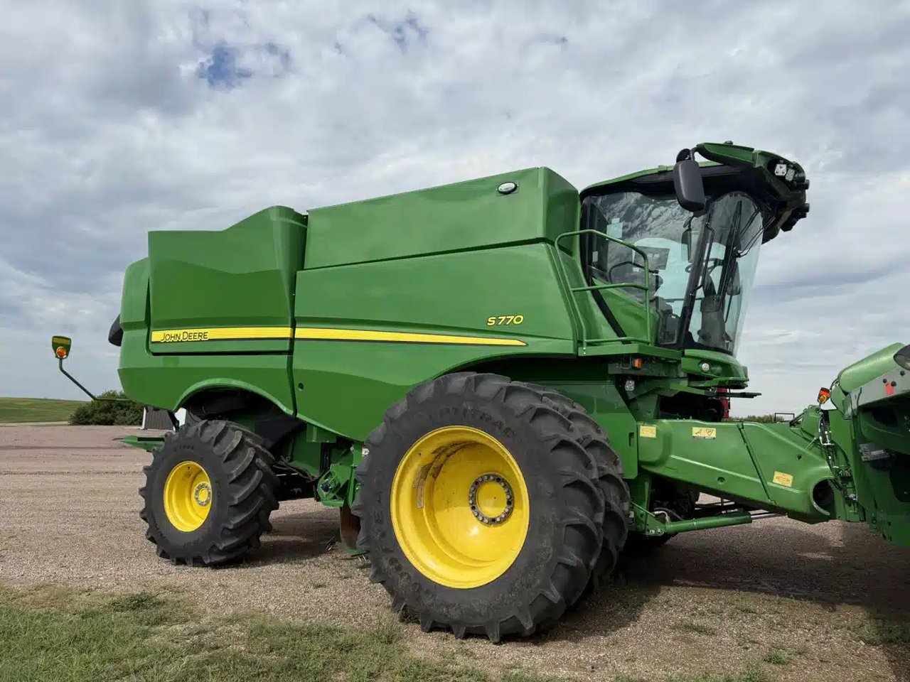 2024 John Deere S770 Batteuse