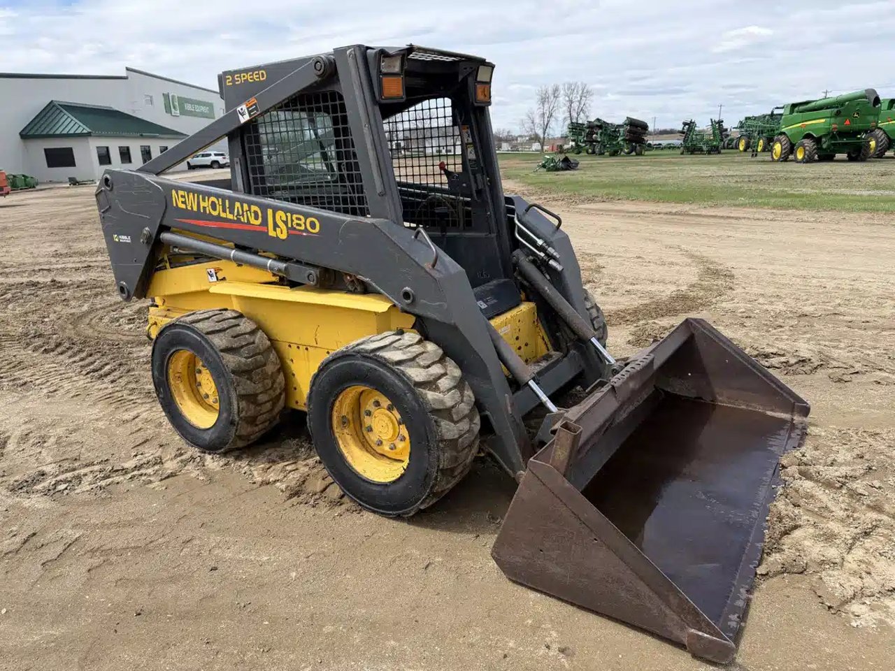 2002 New Holland Construction LS180 chargeuse à direction à glissement