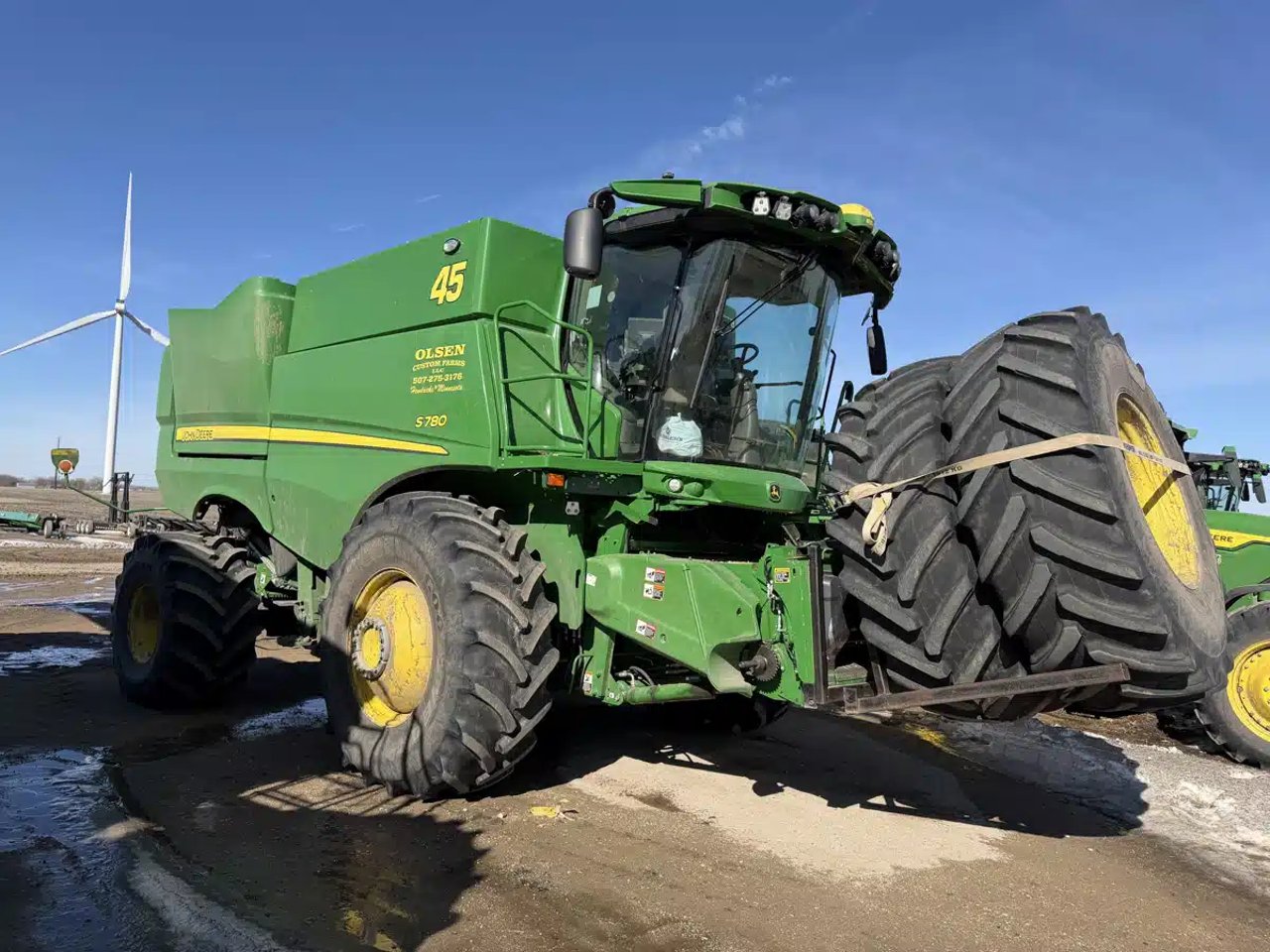 2023 John Deere S780 Batteuse