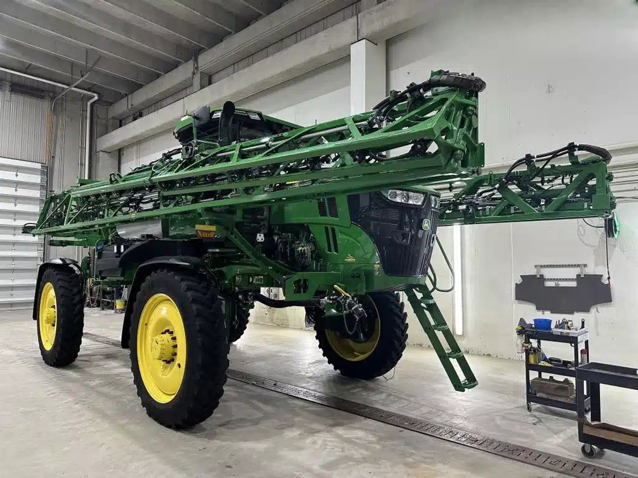 2025 John Deere 412R Arroseur - Automoteur