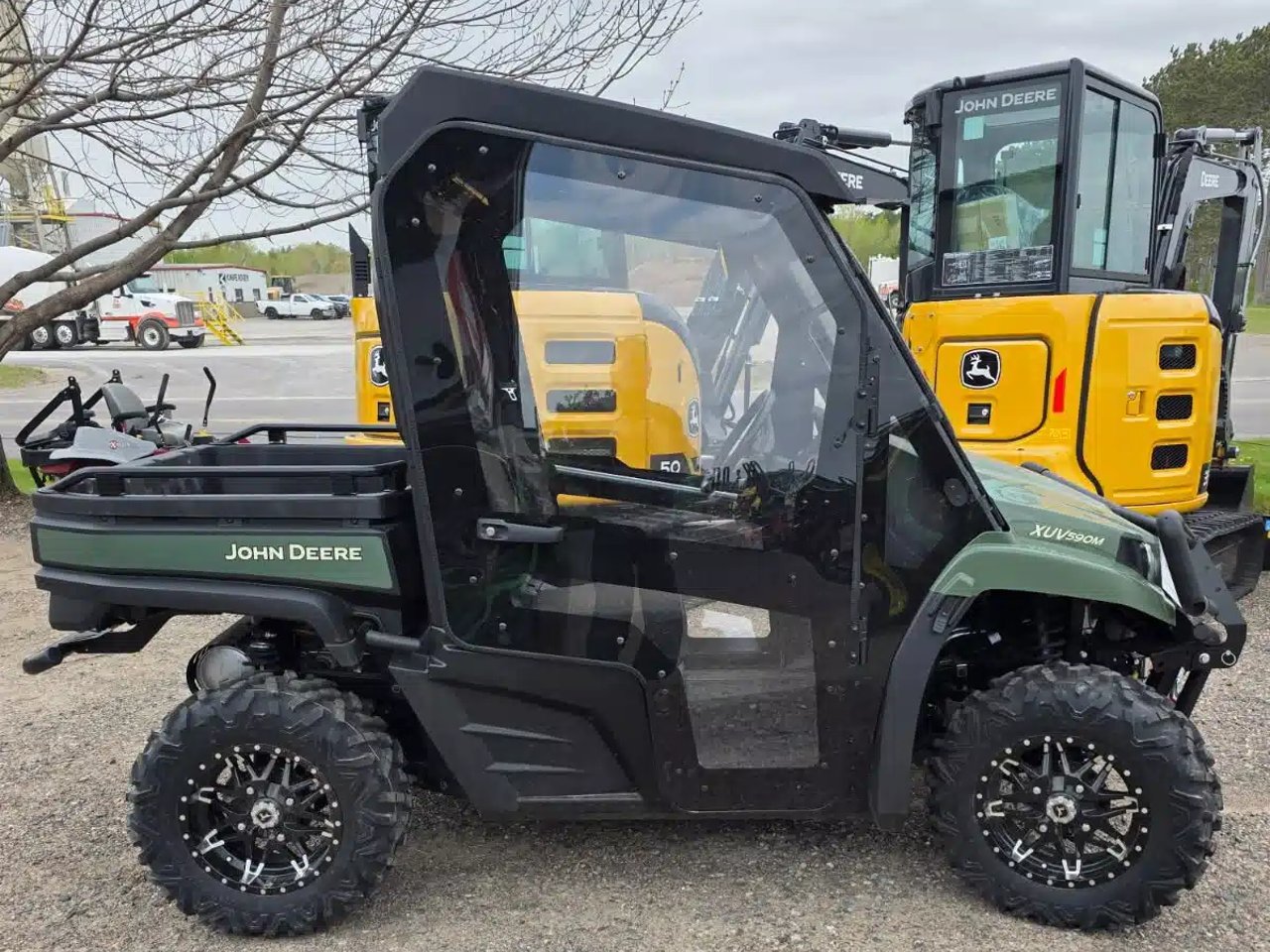 2023 John Deere XUV590 Véhicule utilitaire