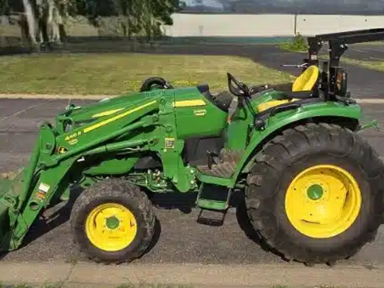 2019 John Deere 4066R Tracteur