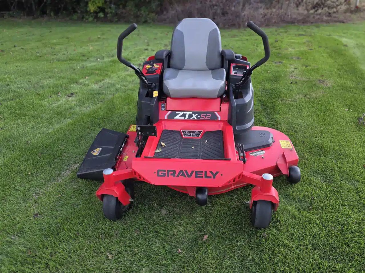 2015 Gravely 915174 Tondeuse à rayon de braquage zéro