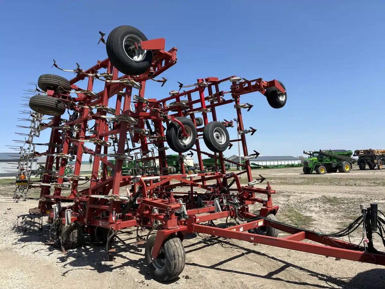 2011 Wil-Rich QX2 Cultivateur