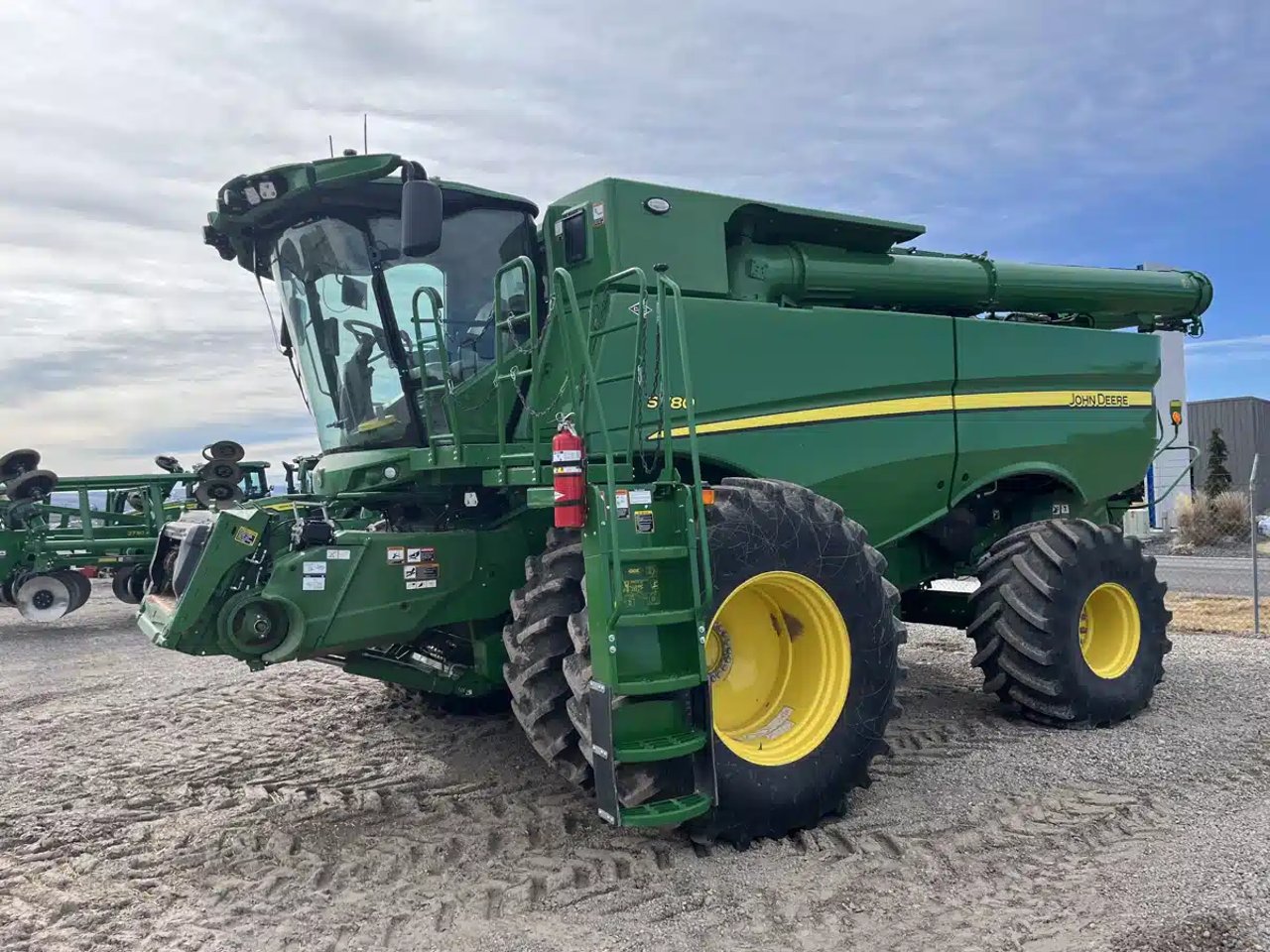 2024 John Deere S780 Batteuse