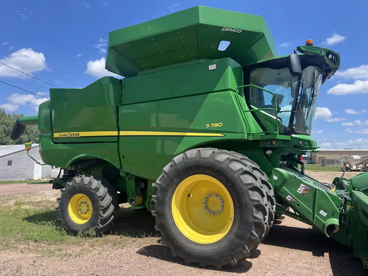 2020 John Deere S780 Batteuse
