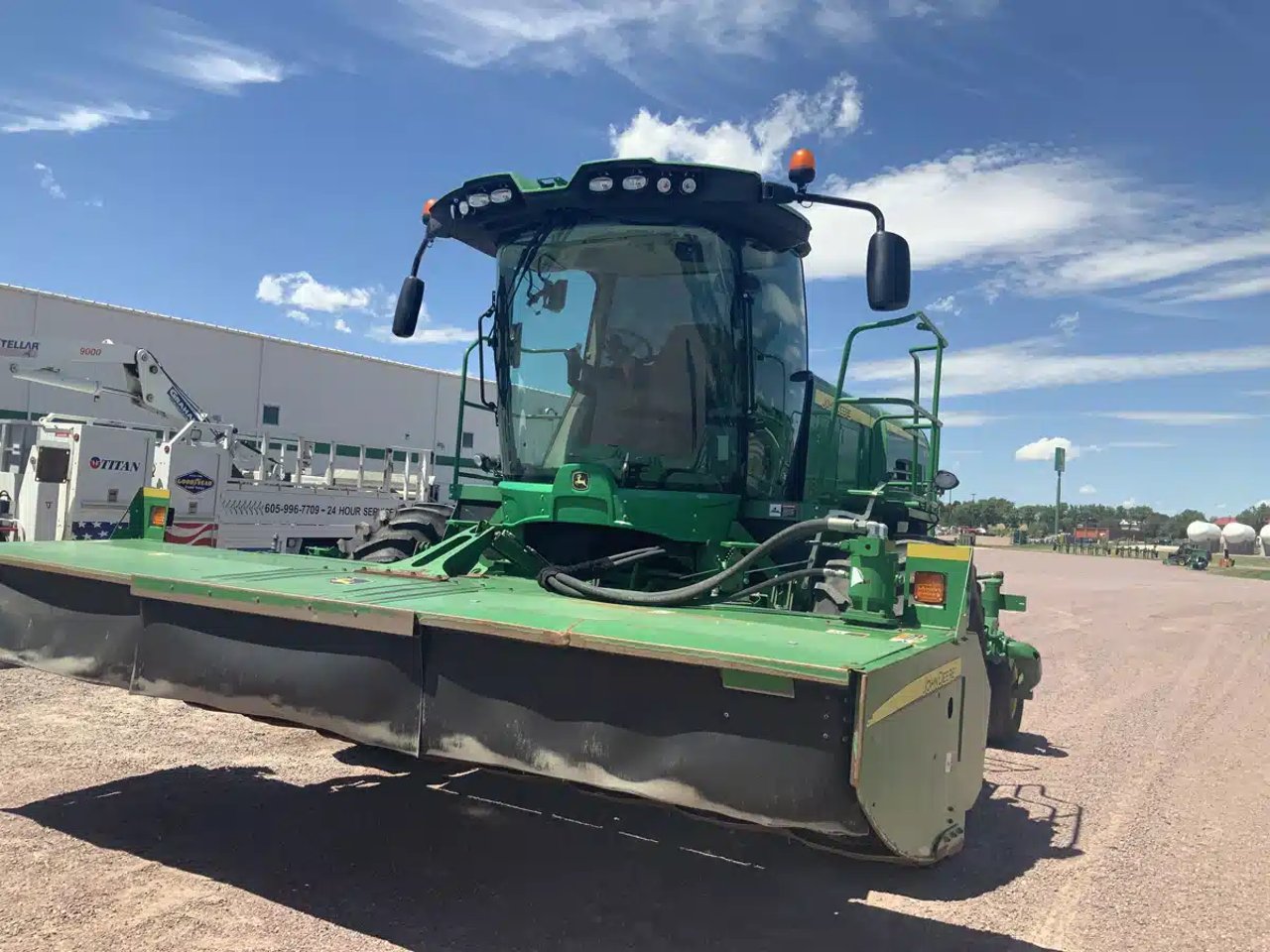 2014 John Deere W235 Andaineur