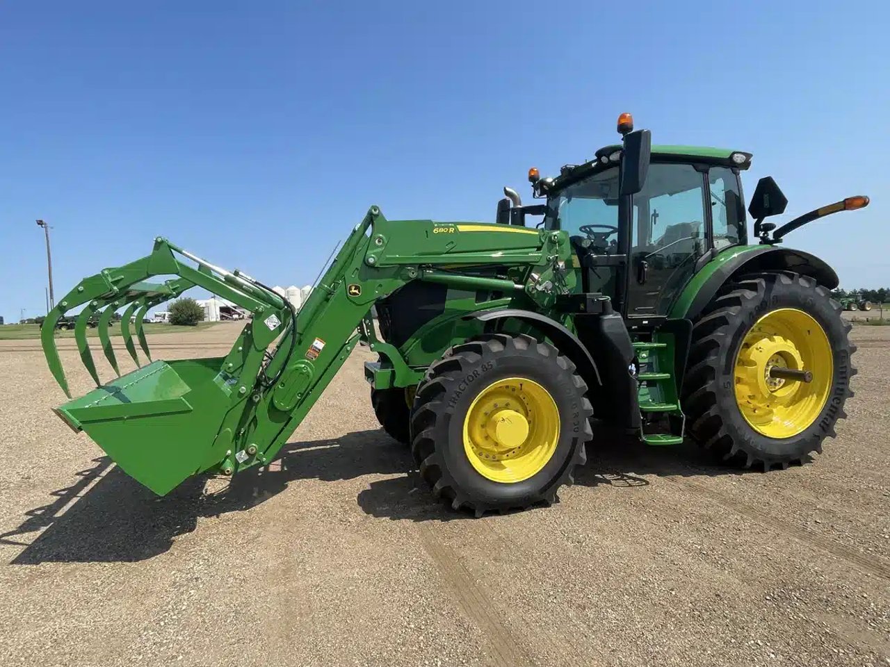 2025 John Deere 6R 215 Tracteur