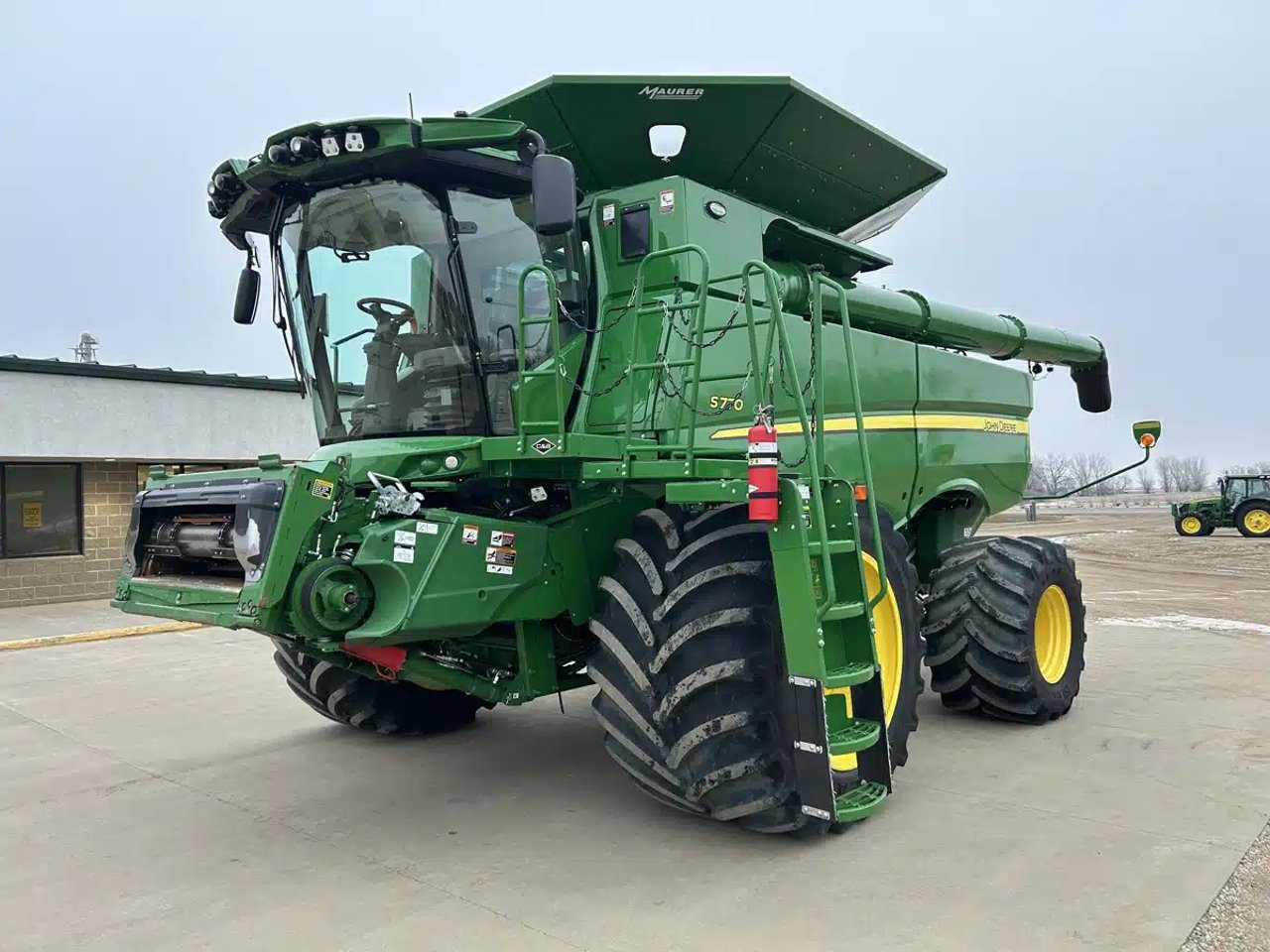 2023 John Deere S770 Batteuse