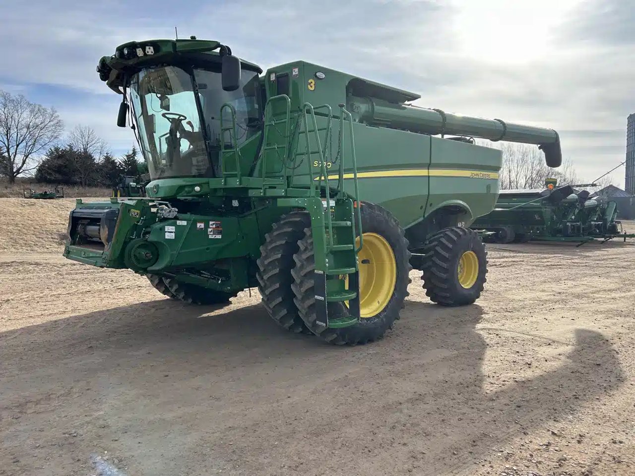 2023 John Deere S770 Batteuse