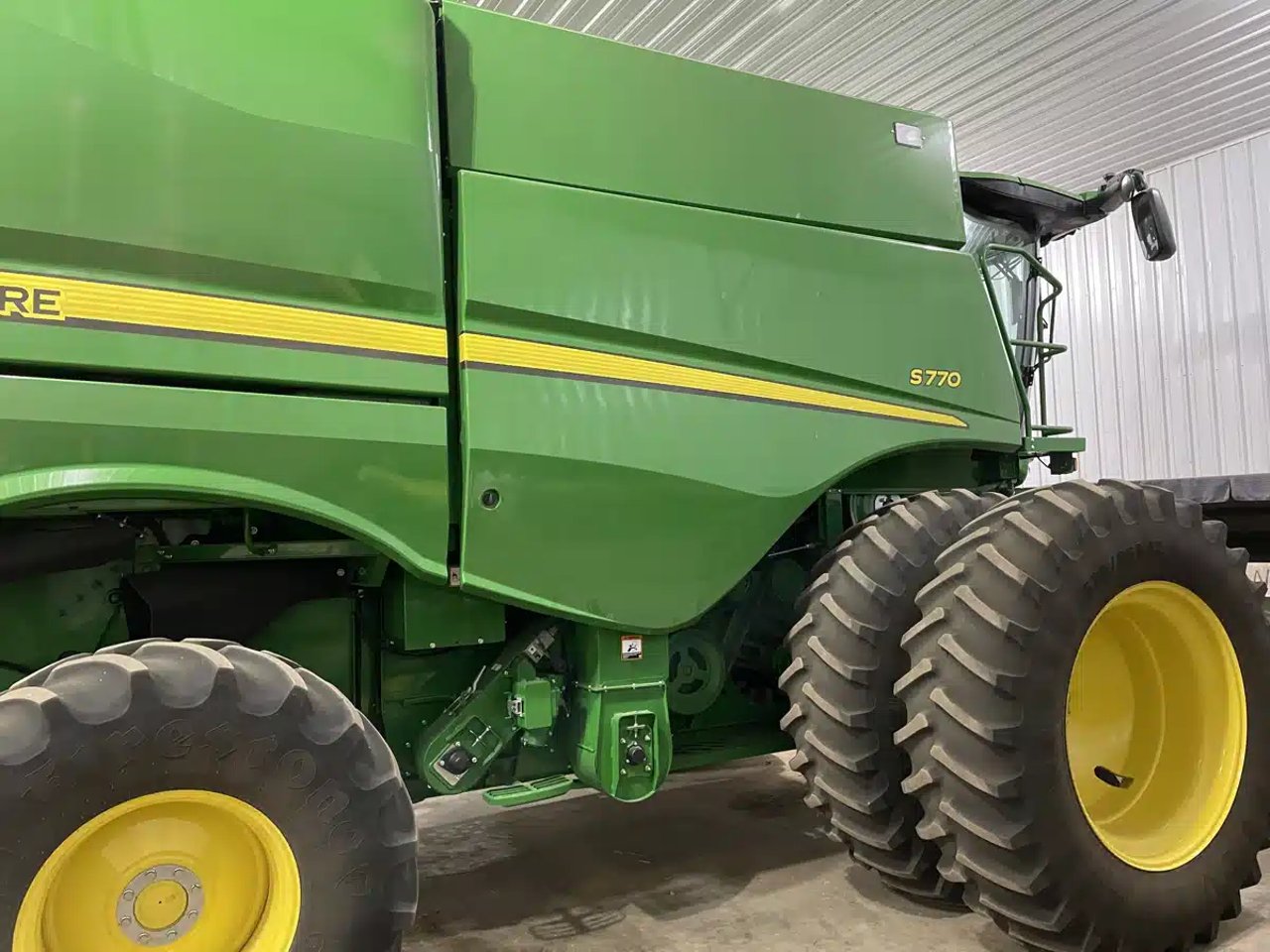 2021 John Deere S770 Batteuse