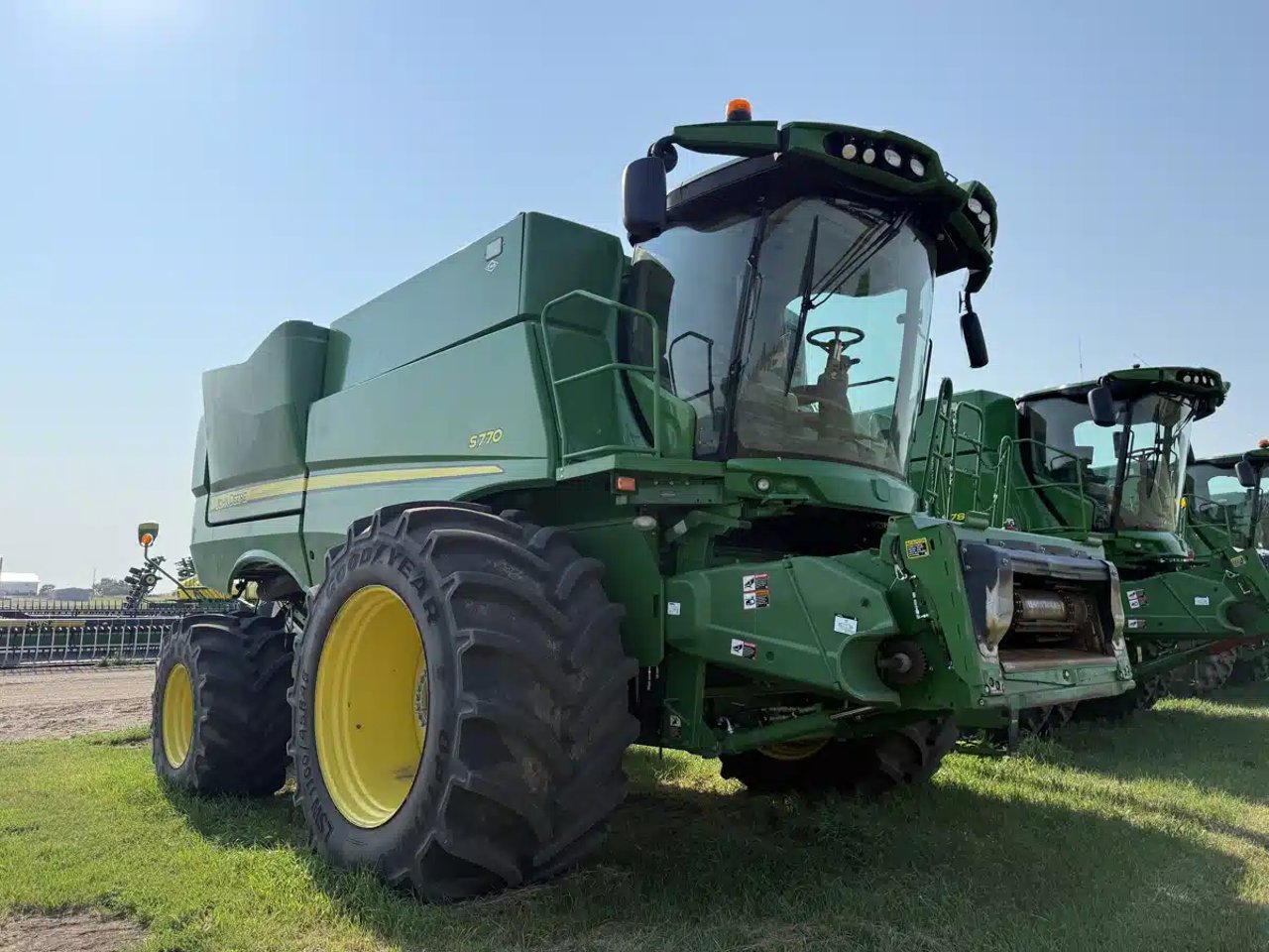 2020 John Deere S770 Batteuse